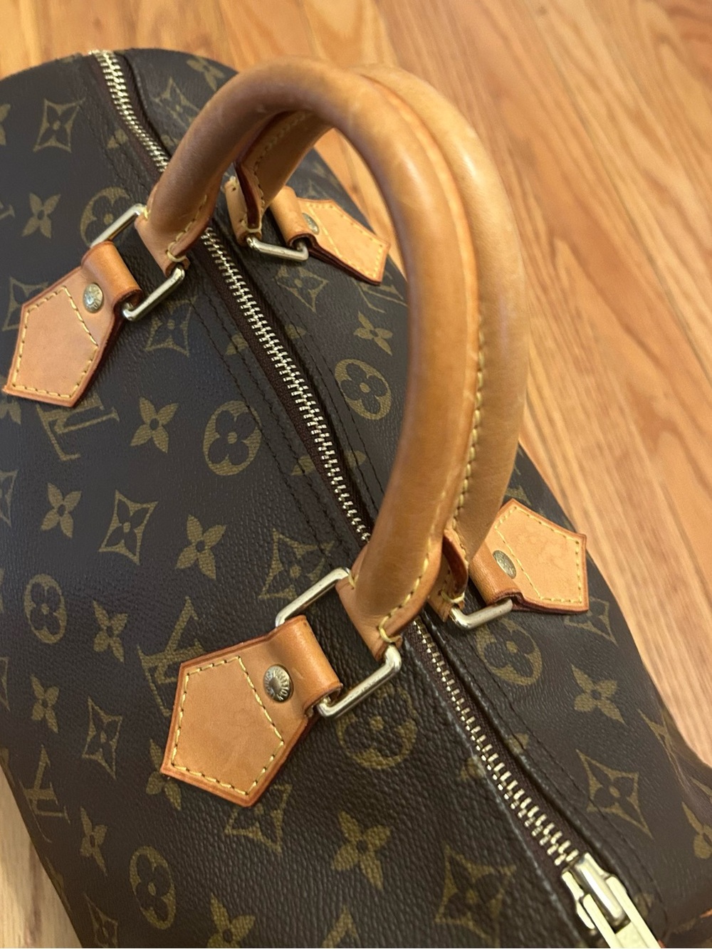 Authentic Louis Vuitton Speedy 30 in Monogram canvas - Picture 4 of 15